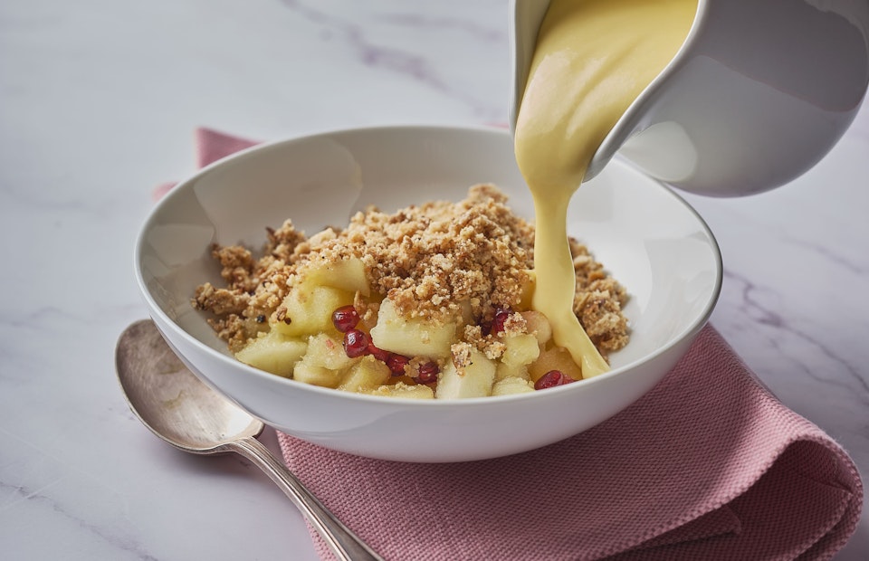 ViewApple & pomegranate crumble